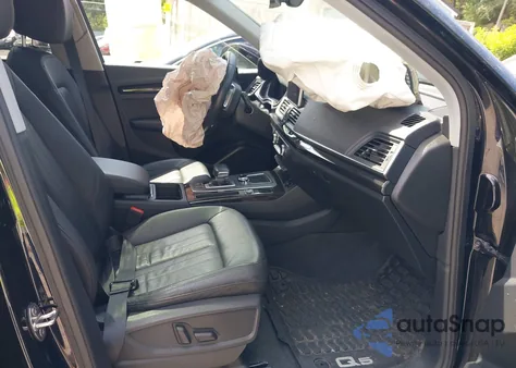 2018 Audi Q5 2.0T Premium/2.0T Tech Premium z USA, uszkodzony, nr VIN WA1BNAFY0J2248570